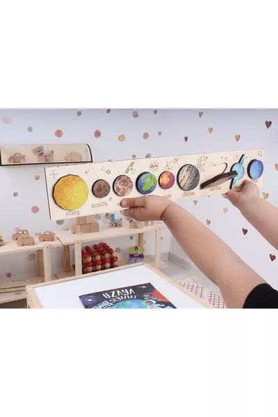 Système Solaire en Bois avec Planètes Colorées