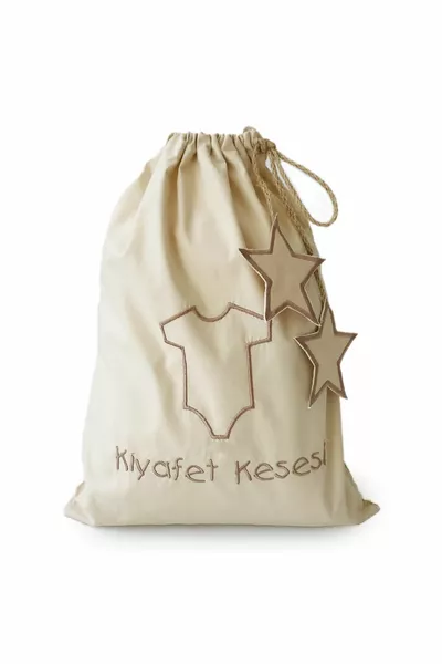 Bestickter Kleidungssack