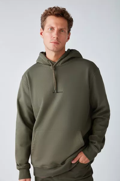 سويت شيرت رجالي من Epic بقماش ناعم، بقبعة، مزود بكوردون، بتصميم عادي ومطرز، باللون الزيتوني