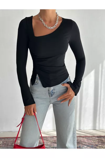 Дамска черна блуза с асиметрична яка, асиметрично рязане и набрани детайли от неопрен