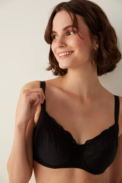 صدرية سوداء بدون حشوة بتدعيم بالأسلاك من فيوليت فورم