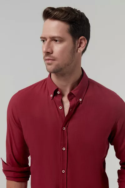 قميص قطني أحمر سليم فيت بدون نقوش