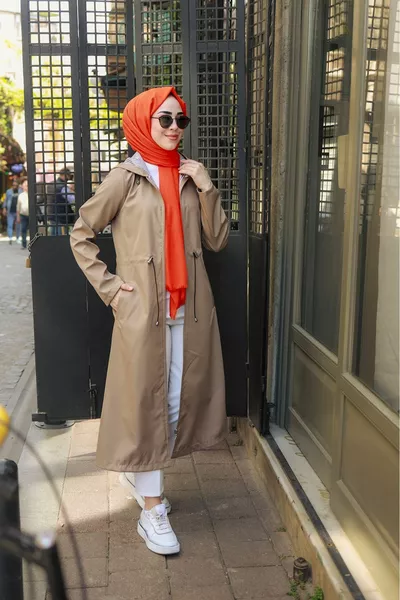 معطف ترانش بقبة واقية مخطط عند المعصم