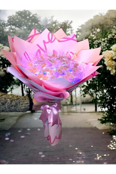 Букет с розова пеперуда с LED светлини, опакован с любов, декоративен подарък за майка, любим човек или приятел