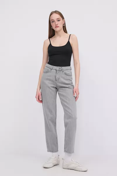 قميص داخلي بحمالات رفيعة 