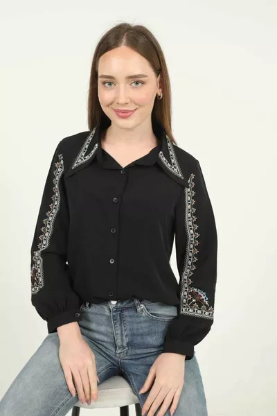 Colletto ricamato della camicia