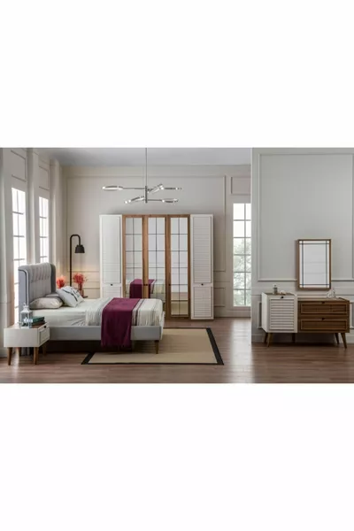Vron Ett 5-Door Bedroom Set