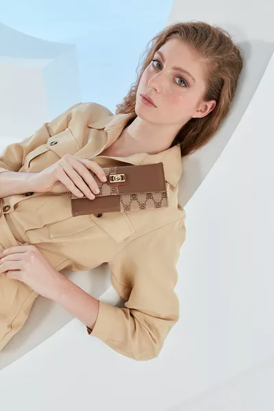 محفظة نسائية قهوة 