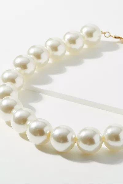 قلادة كبيرة باللؤلؤ