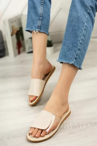 شبشب نسائي شفاف