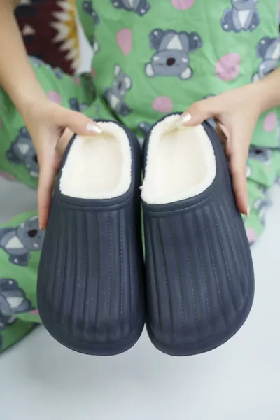 نعل منزلي موظفات فلورا مغلق داخليًا بفرو للشتاء، غير قابل للانزلاق ومقاوم للماء للجنسين