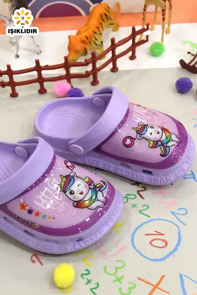 صنادل أطفال يومية بإضاءة مع قاعدة مضادة للانزلاق للشاطئ والبحر