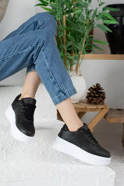 عارضة نسائية حذاء رياضي أربطة عارضة عالية سميكة 5.5 سم نعل أحذية رياضية بيضاء خفيفة الوزن 