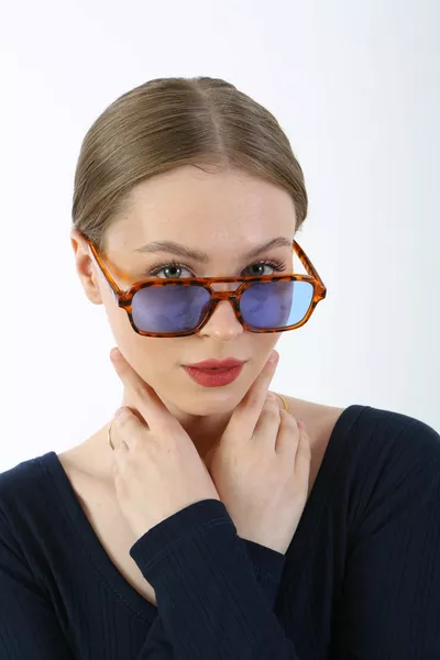 النظارات الشمسية الأكثر مبيعا للجنسين