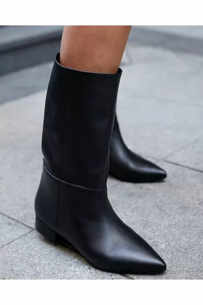 المرأة الفراء الجلد الأسود داخل 3 سم الكعب عارضة الركبة وأشار اصبع القدم الأحذية