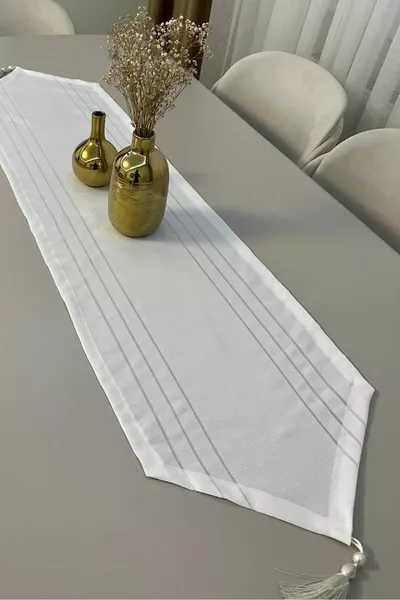 لارا رانر – كريم كفر ×