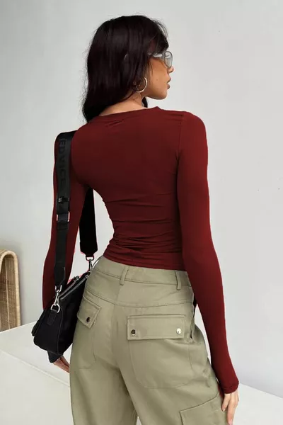 بورجوندي كرو الرقبة الأساسية طويلة الأكمام بدلة 