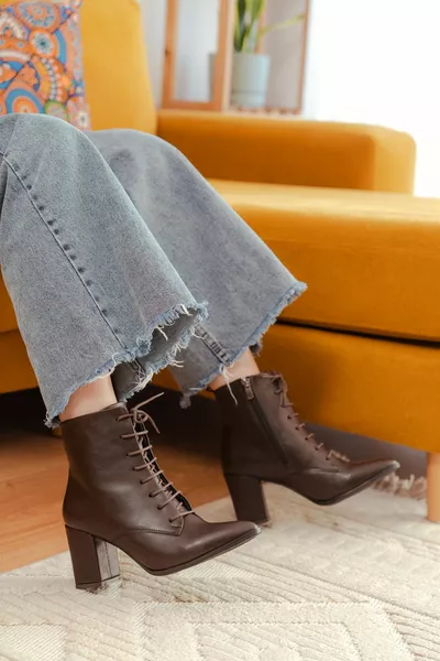 Eliz Kahverengi Sivri Burun (7CM) Topuklu Bağcıklı Günlük Kadın Bot