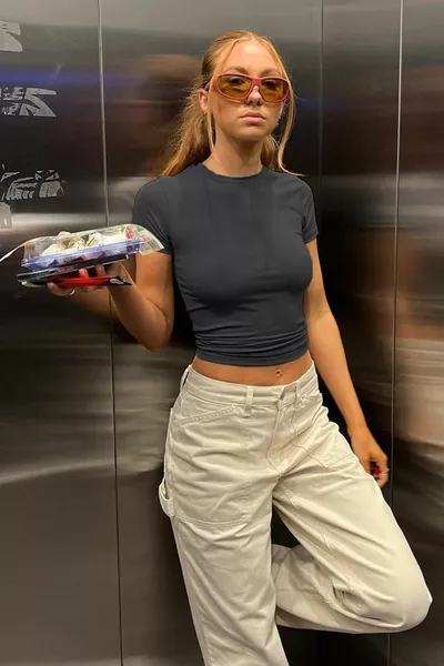 Пушена дамска тениска с кръгло деколте Basic 