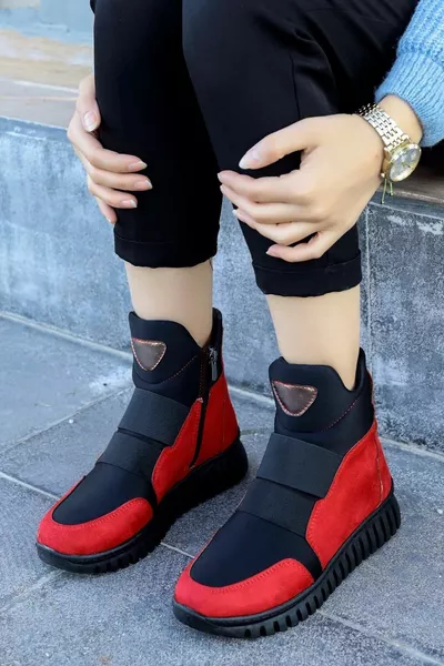 Hnm  Flat Sole Rubber Detailed Boots-black Red