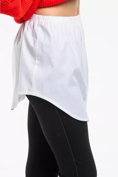 Може да се носи под риза, пуловер, тениска или пот