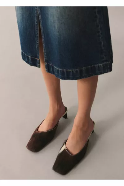 Кожаные туфли на каблуке с открытой спиной