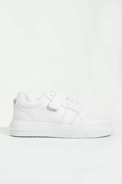 Женские кроссовки