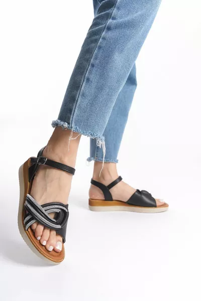 Sandali da donna neri con cinturino in pietra a spirale con cinturino