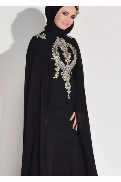 Abito da sera da donna nero ricamato in guipure 