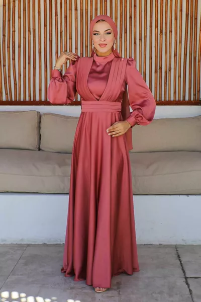 Poeder voorgedrapeerde satijnen avondjurken