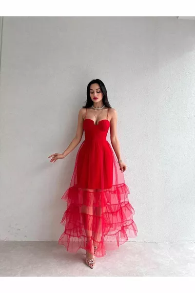 Abito da donna Design Tulle dettagliato Maxi Length Strap Abito lungo rosso