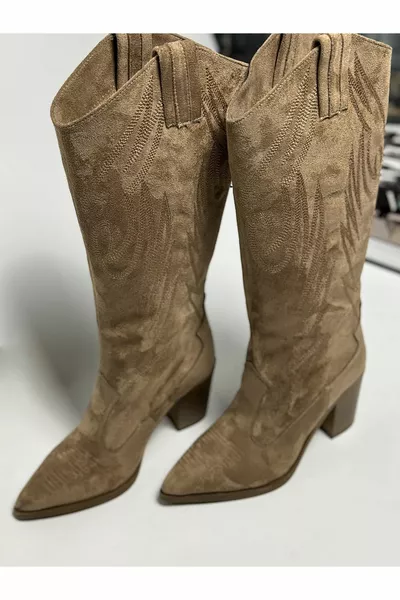 أحذية الركبة الطويلة للنساء من رعاة البقر الغربيين مع تطريز الريش من الداخل