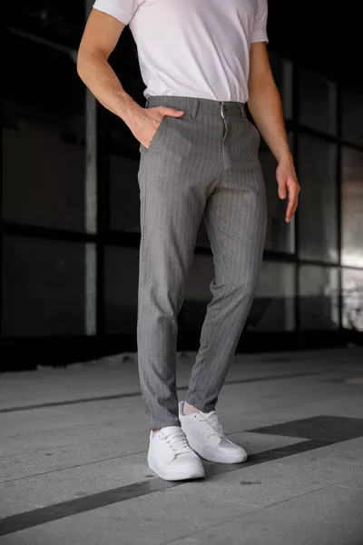 بنطال رجالي بقصة ضيقة مخطط من القماش الفحمي