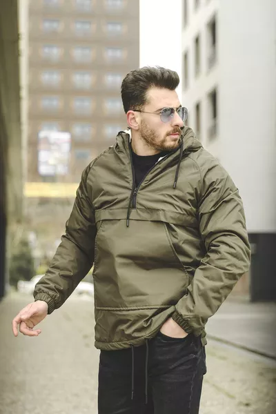 معطف كنغري مقاوم للماء مبطن بالفرو من الداخل