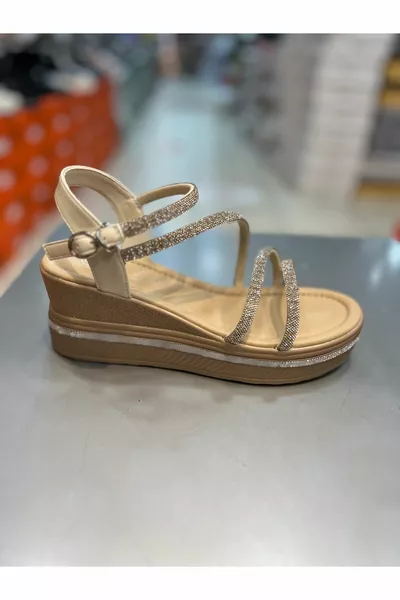 Фета на мягком каблуке Стильные женские босоножки с камнями