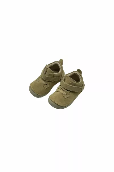 The first step is baby leather shoes