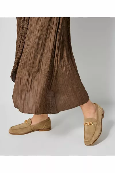 المتسكع مع مشبك معدني