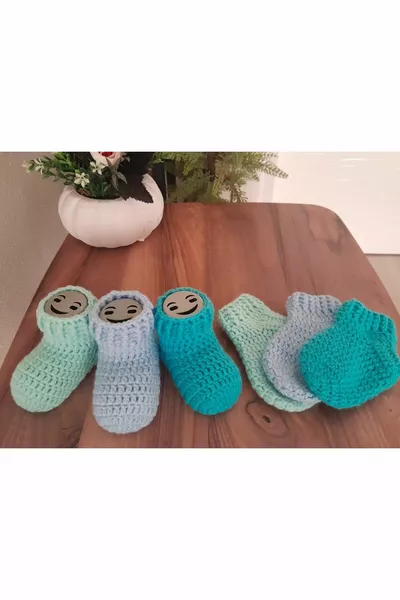 Ръчно плетени чорапи за бебешки ботуши цветни 3 чифта 0-9 месеца