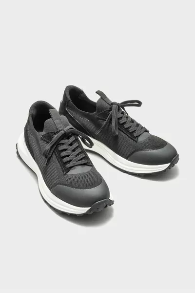 أحذية رياضية رجالية سوداء