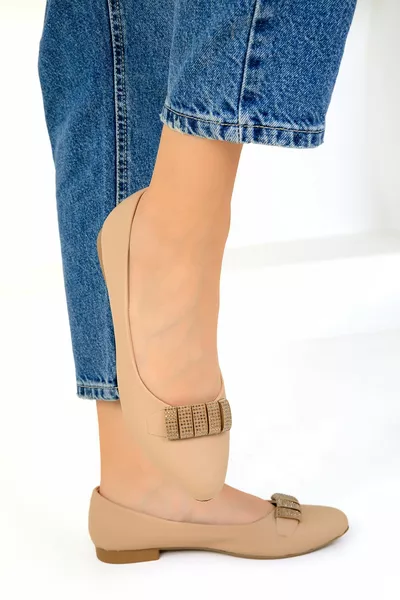 شقق باليه نسائية عارية 