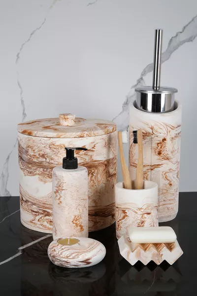 8-delige badkamer set met marmerpatroon: vloeibare en vaste zeepdispenser, tandenborstelhouder, prullenbak, kandelaar, toiletborstel