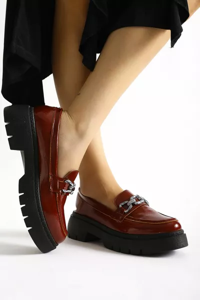 Oysu Mocassins en cuir verni bordeaux froissé avec roquette