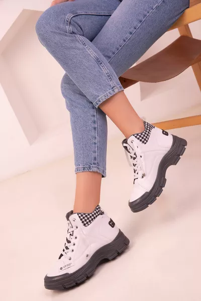 حذاء نسائي أبيض 