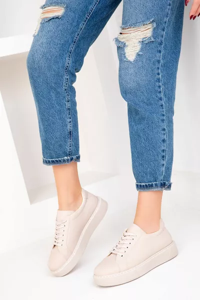 حذاء رياضي نسائي بيج 