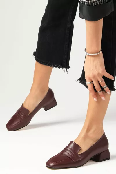Scarpe Cecille Burgundy con tacco corto da donna