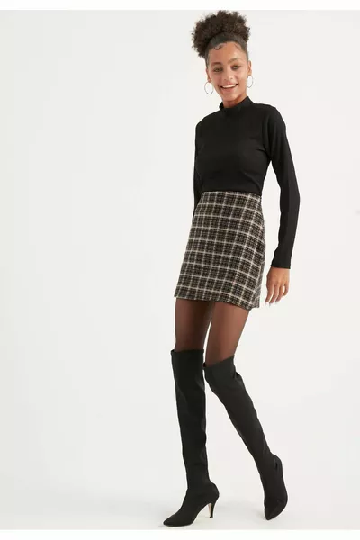 Карирана мини пола