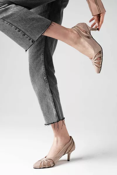 ليانا بيج سويدي نسائي بكعب قصير