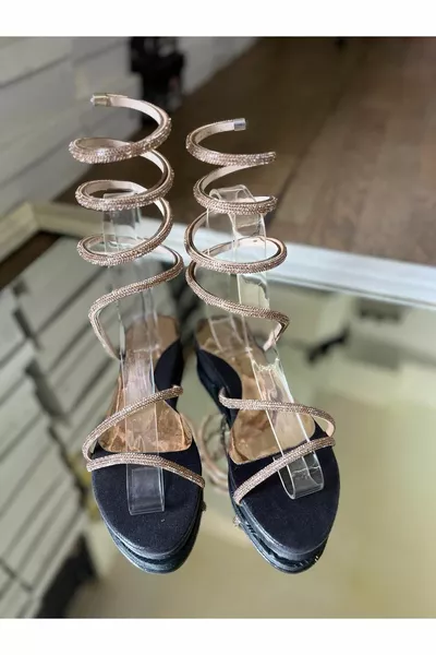 صنادل أنيقة بالحجارة