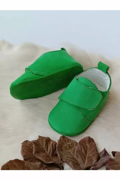 Scarpe da bambino in vera pelle con velcro verde arachidi