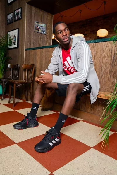 Ownthegame 2.0 Chaussures de basket-ball Noir